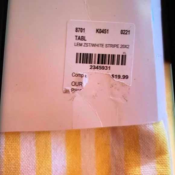 NEW Belle & Butler- 1 New Set of “6” Napkins Lemon & White Stripes.20” x 20” - Picture 5 of 10